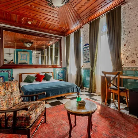 Nevalist Aparthotel 4*